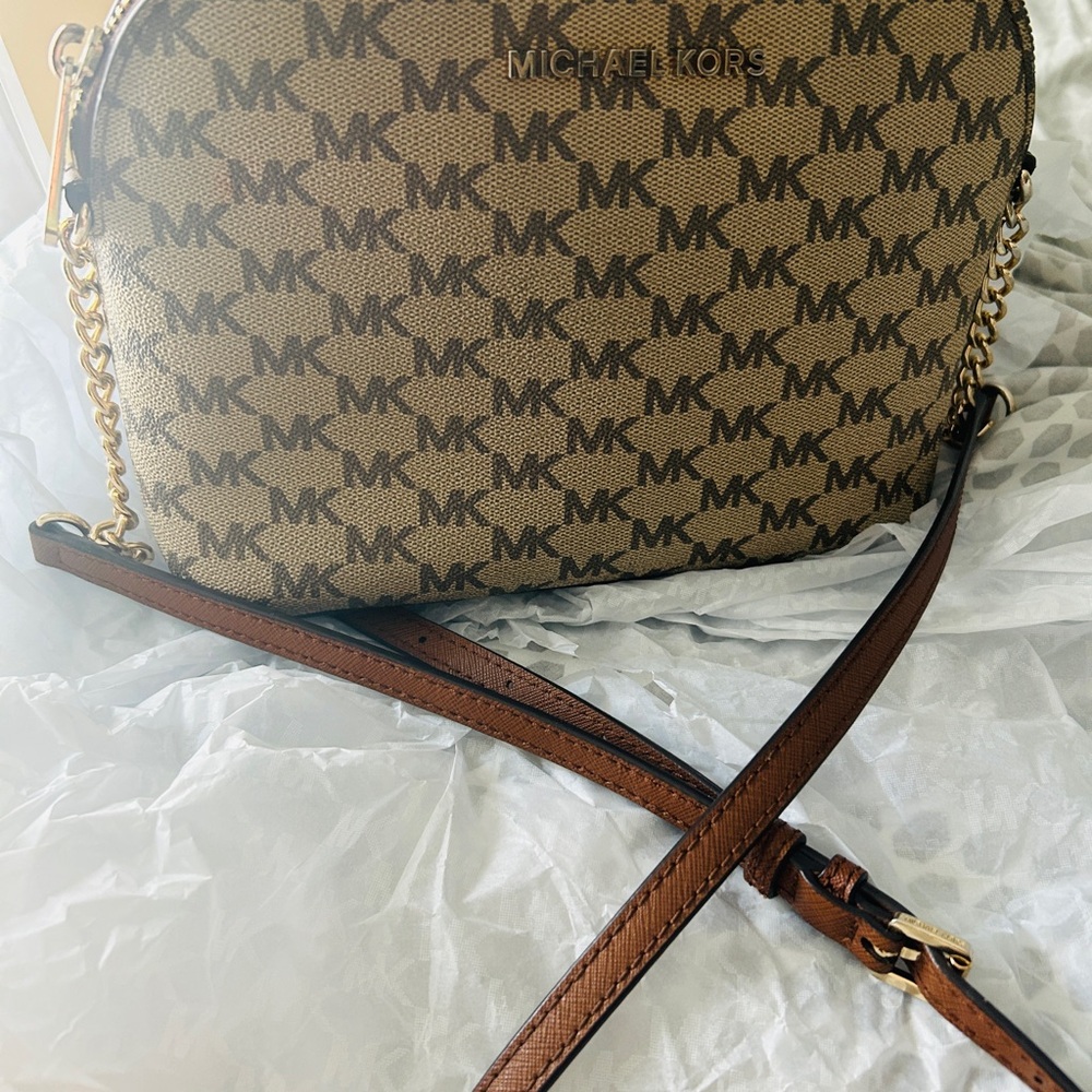 Brown Beige MK logo Ajustable strap small crossbody